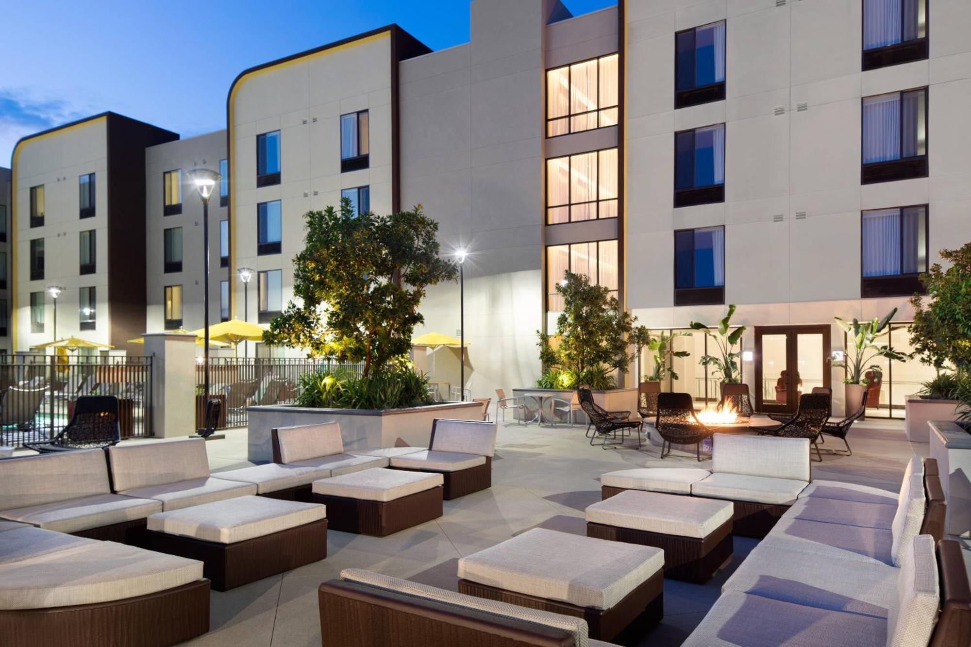 Springhill Suites By Marriott Los Angeles Burbank/Downtown Zewnętrze zdjęcie